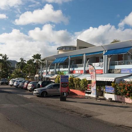 Un Pied-A-Terre Face A La Marina Apartment Le Marin Exterior photo