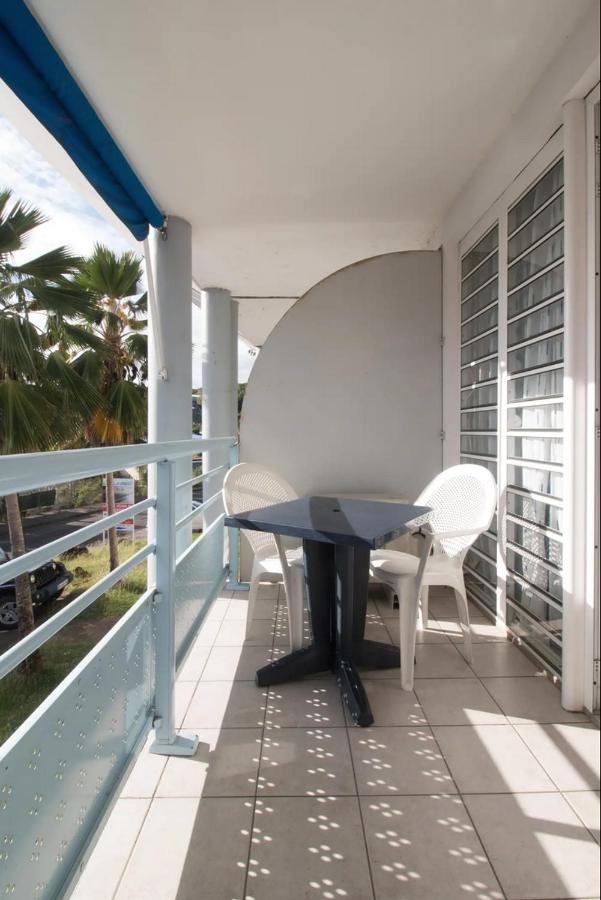 Un Pied-A-Terre Face A La Marina Apartment Le Marin Exterior photo