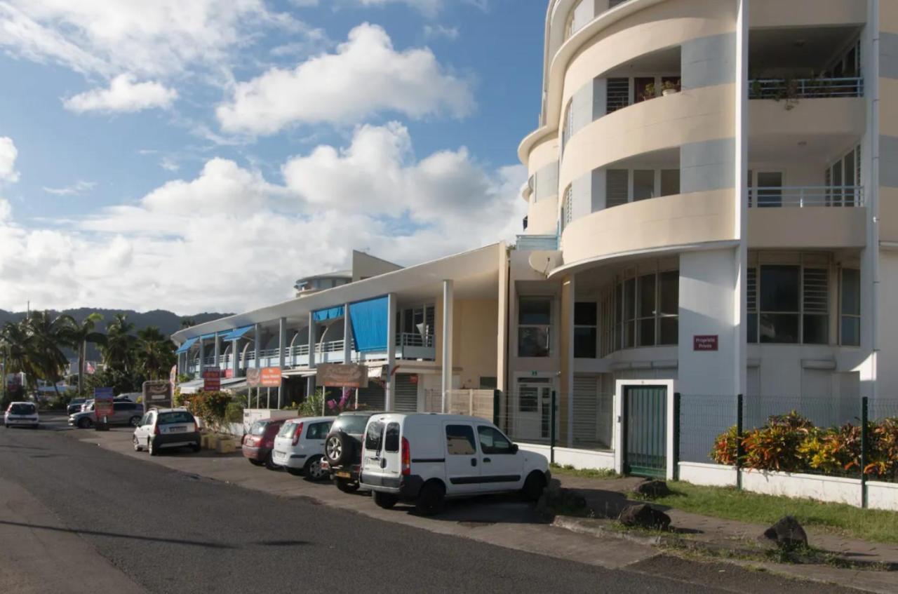 Un Pied-A-Terre Face A La Marina Apartment Le Marin Exterior photo